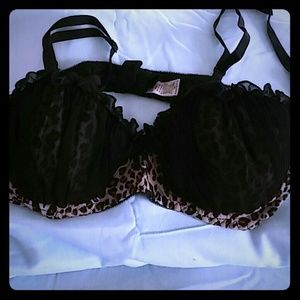 Frederics size 36 animal print bra